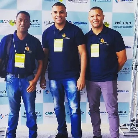 Equipe da F&J em encontro técnico com empresas